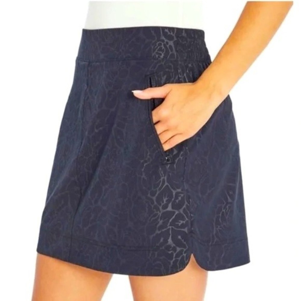 Orvis Women's Embossed Pull-On Active Skort Travel Skirt Pockets Size Medium